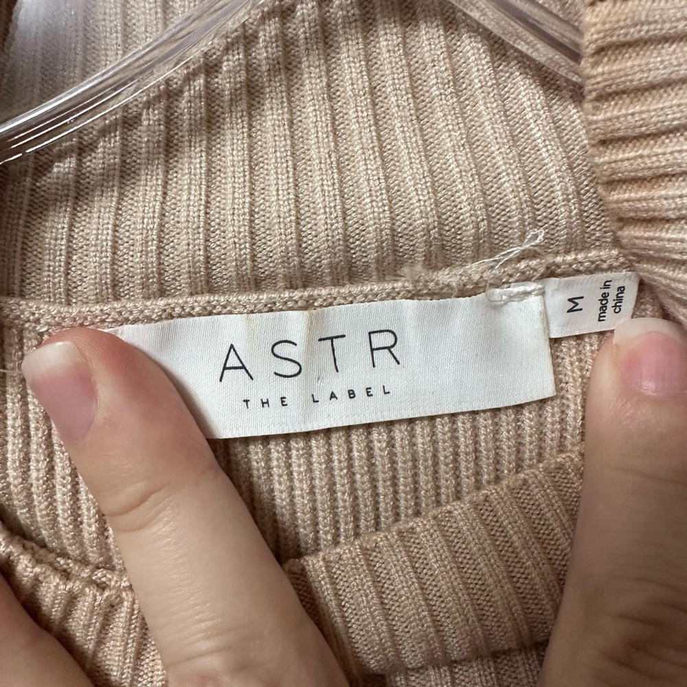 ASTR The Label Hilary Cutout Sweater Medium Sand Ribbed Long Sleeve Top - Picture 7 of 9